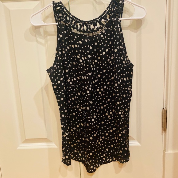 Sleeveless Top - Picture 4 of 6